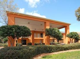 Econo Lodge West Pensacola，位于彭萨科拉的酒店