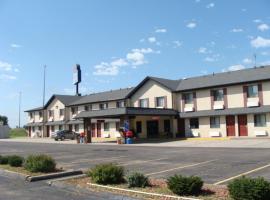 美国旅馆，位于Doniphan内布拉斯加中央区域机场 - GRI附近的酒店