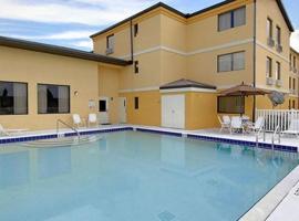 Comfort Inn & Suites Eustis，位于Eustis的酒店