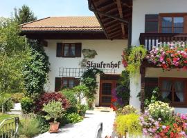 Pension Staufenhof，位于因泽尔的酒店