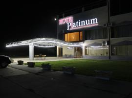 Platinum Hotel，位于Lalvar的酒店