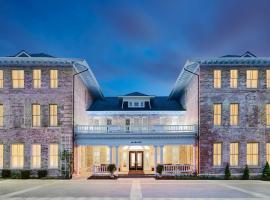 Inn at Carnall Hall，位于费耶特维尔的酒店