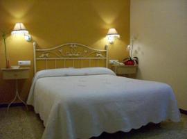 Hotel La Paz，位于比内法尔的酒店