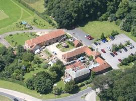 Wolds Village Hotel，位于Bainton的酒店