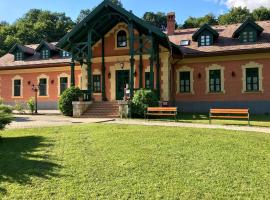 St. Hubertus Étterem és Panzió，位于保拉德绍什瓦尔的住宿加早餐旅馆