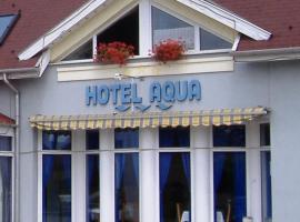 Hotel Aqua，位于科马罗姆的酒店