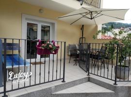 Modern Stylish Apartment near Beach，位于洛夫兰的酒店