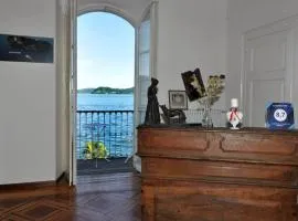 卡萨马尔泰利公寓