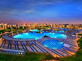 Sunrise Crystal Bay Resort -Grand Select，位于赫尔格达赫尔格达沙城附近的酒店