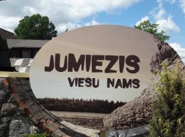 Guest house Jumiezis，位于Pļaviņas奥吉纳庄园附近的酒店