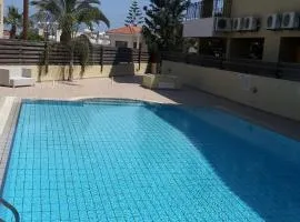 Hermes complex1 paralimni