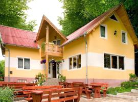 Perla Bálványos Gyöngye，位于巴尔瓦尼亚的酒店