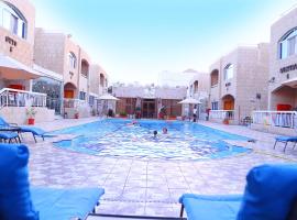 Verona Resorts Sharjah，位于沙迦的带按摩浴缸的酒店