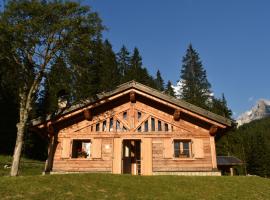 Chalet Brenta Dolomites，位于摩德纳迪-坎皮格里奥的木屋