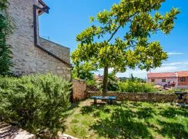 Monte Holiday Home with Jacuzzi