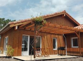 Maison moderne proche lac et plage，位于莱昂的酒店