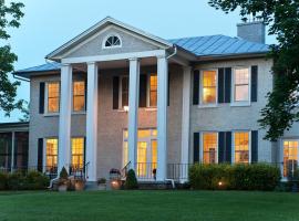 Steeles Tavern Manor Bed and Breakfast，位于Steeles Tavern的酒店