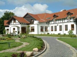 Hotel Dworek nad Regą，位于Trzebiatów nad Regą的酒店