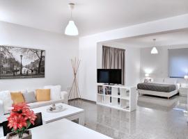 Brand new budget apartment next to Iaso and Oaka，位于雅典HELEXPO展览中心附近的酒店