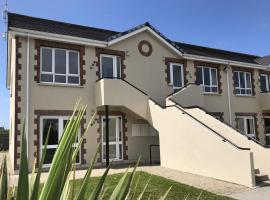 Kilkee Holiday Homes Type B by Trident Holiday Homes，位于基尔基的酒店
