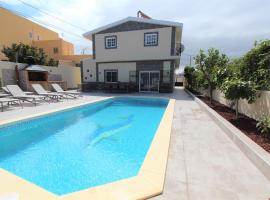 ViVaTenerife - Gorgeous villa with heated pool，位于Buzanada的别墅