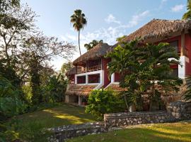 Camino Real Tikal‎，位于埃尔莱马特的酒店