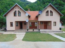 Lodge Zeleni svet，位于Crni Vrh的木屋