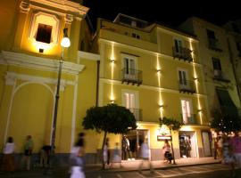 Palazzo Tritone & Abagnale，位于索伦托的酒店