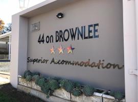 44 on Brownlee，位于科克斯塔德居里山自然保护区附近的酒店