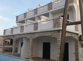 Apartmani Vuksanović，位于帕格的酒店