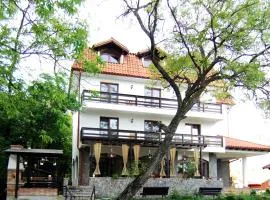 科马尔尼克莫萨酒店