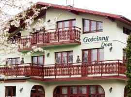 Gościnny Dom，位于乌斯特龙的住宿加早餐旅馆