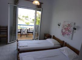 Athena's Place，位于萨摩斯的酒店