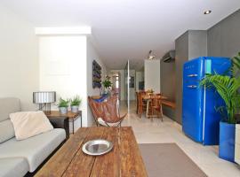 Blue fridge apartmen · Blue fridge apartmen · Ideal for couples, near beach and well connected，位于滨海比拉萨尔的公寓