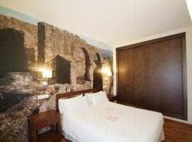 阿尔达勒斯公寓，位于阿达莱斯的带热水浴缸的酒店