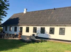 7 Bedrooms Horse Farm near Skagen，位于耶鲁普的农家乐