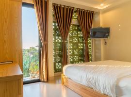 D Central Hoi An Homestay，位于会安Quan Cong Temple附近的酒店