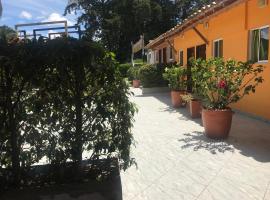 埃尔汗加尔旅馆，位于里奥内格罗的酒店