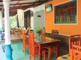 Senura Home Stay