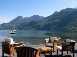 Hotel Chappet，位于Bout du Lac的酒店