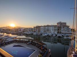 Hotel Port Salins by Pierre & Vacances，位于艾姆布里亚布拉瓦的酒店