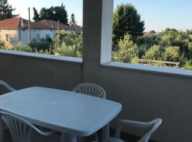 B&B Tra gli ulivi，位于罗卡圣焦万尼的酒店