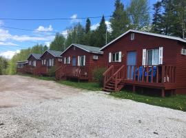 Lush's Cottages，位于Cormack的酒店