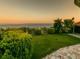 Koroni Zaga Beach- Seascape Luxury Villa Costiana，位于科罗尼的酒店