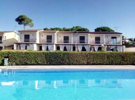 Empordà Residencial，位于埃斯塔蒂特的酒店