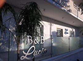 B&B LADY LUCIA，位于切萨雷奥港的住宿加早餐旅馆