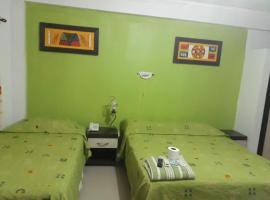 Hotel Tropical Sun，位于特立尼达的酒店