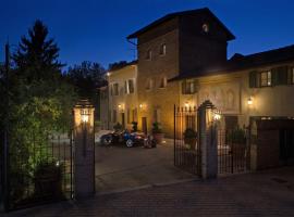 Antica Torre Viscontea，位于圣吉奈西尤尼蒂的酒店