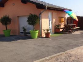 cosy logement à la campagne，位于Marthille的酒店