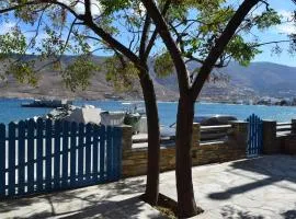 CLIO'S BEACH HOUSE - DELUXE BEACH FRONT PROPERTY